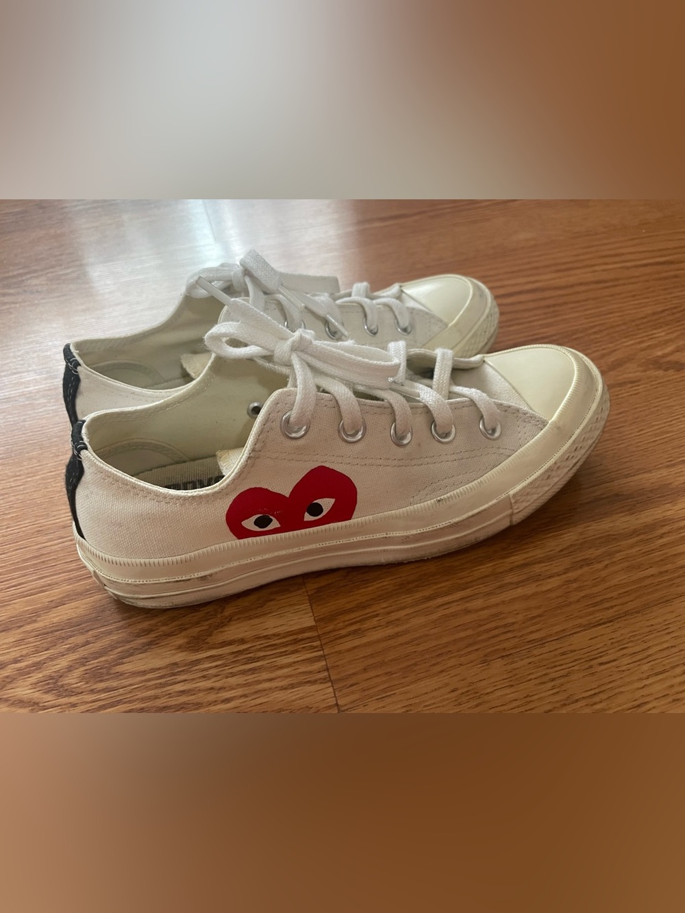 Comme des Garçons PLAY x Converse Chuck Taylor Low Top Size Women’s 6 / Men’s 4
